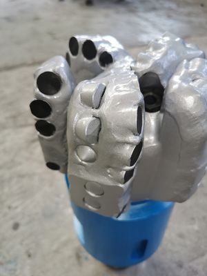 5-1/2 Inch Diameter 5 Blade PDC Matrix Body API Drilling Rig Bit